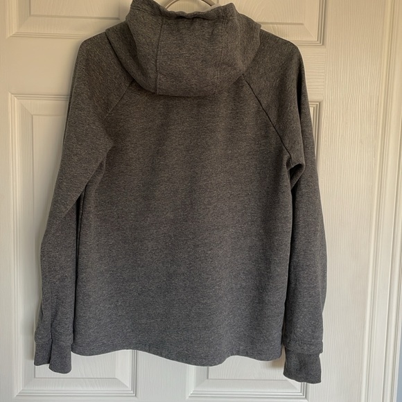 Women’s Small Under Armour Hoodie - Picture 3 of 3